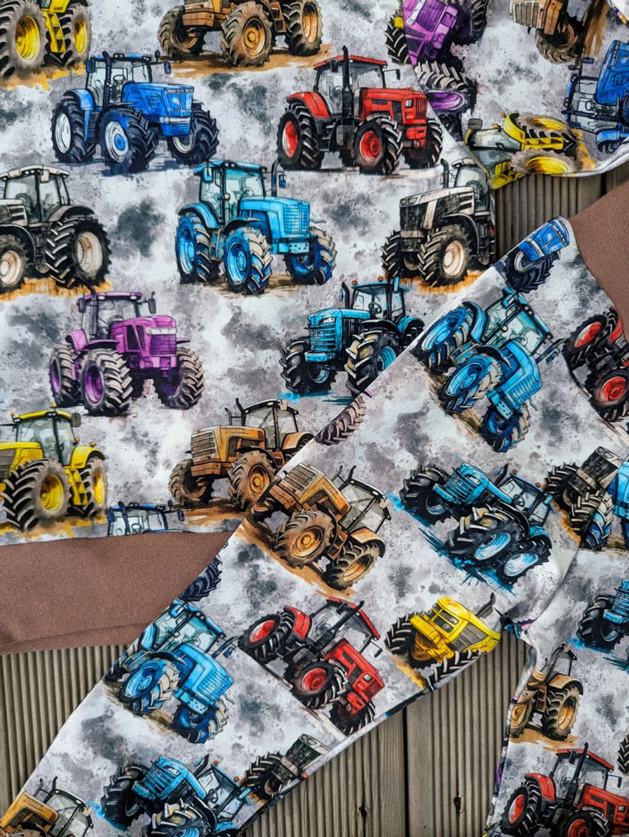 Genser Fargerike traktorer med brun ribb